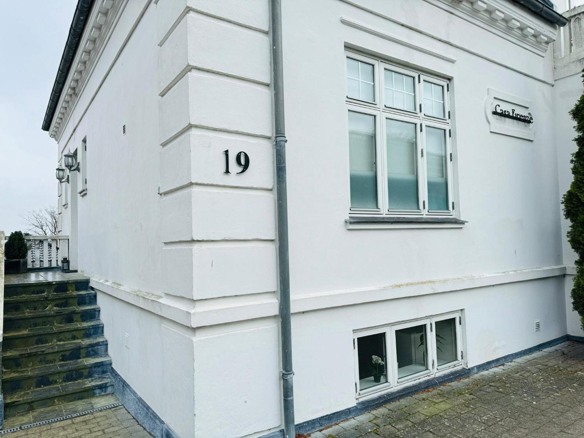 Aday - Villa Firenze - 2 Bedrooms Bright Apartment Aalborg Exterior photo